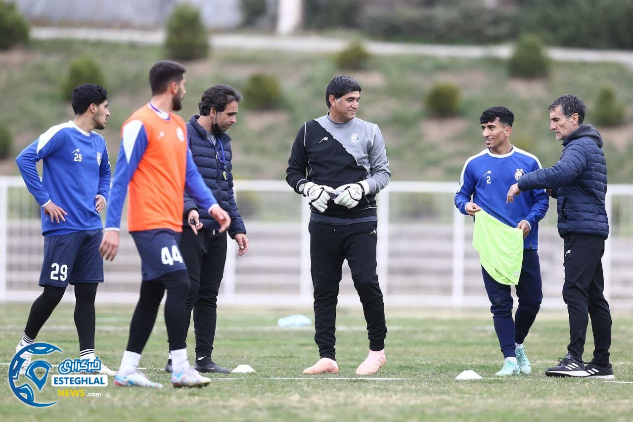 خرید سهام استقلال