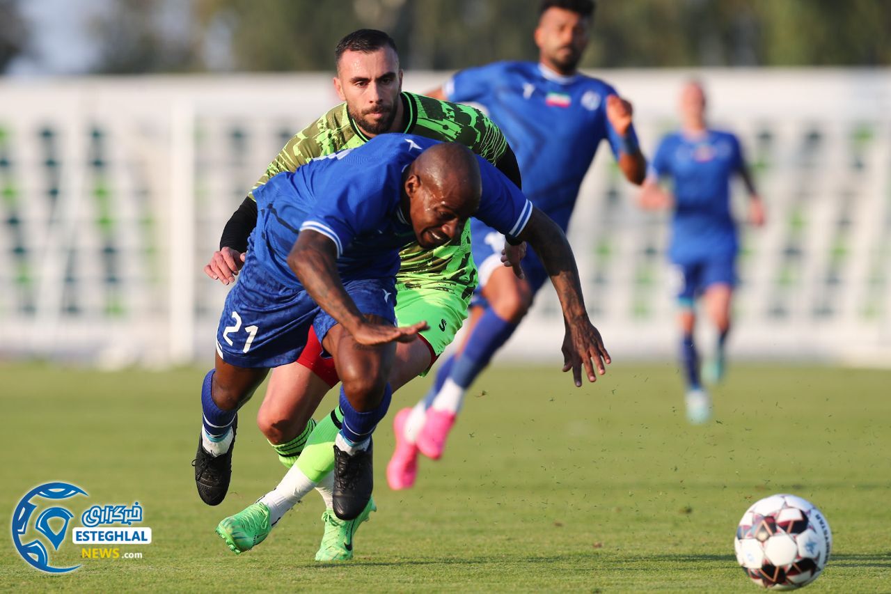 دیدار دوستانه استقلال و خیبر خرم آباد