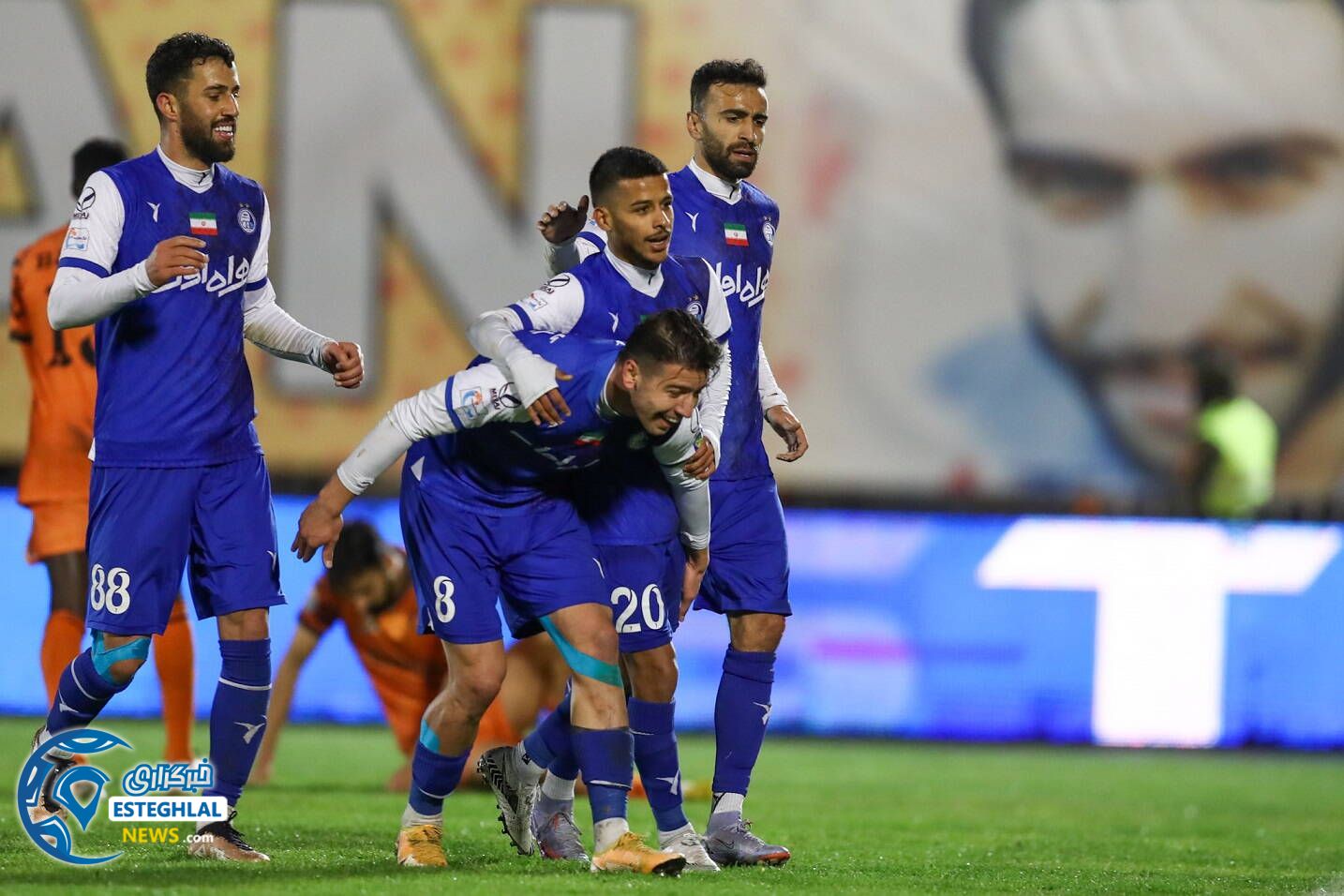مس کرمان 2-3 استقلال