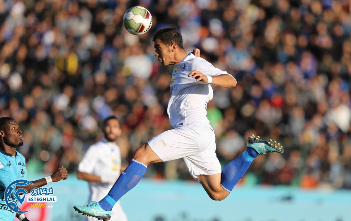 دیدار استقلال و پیکان