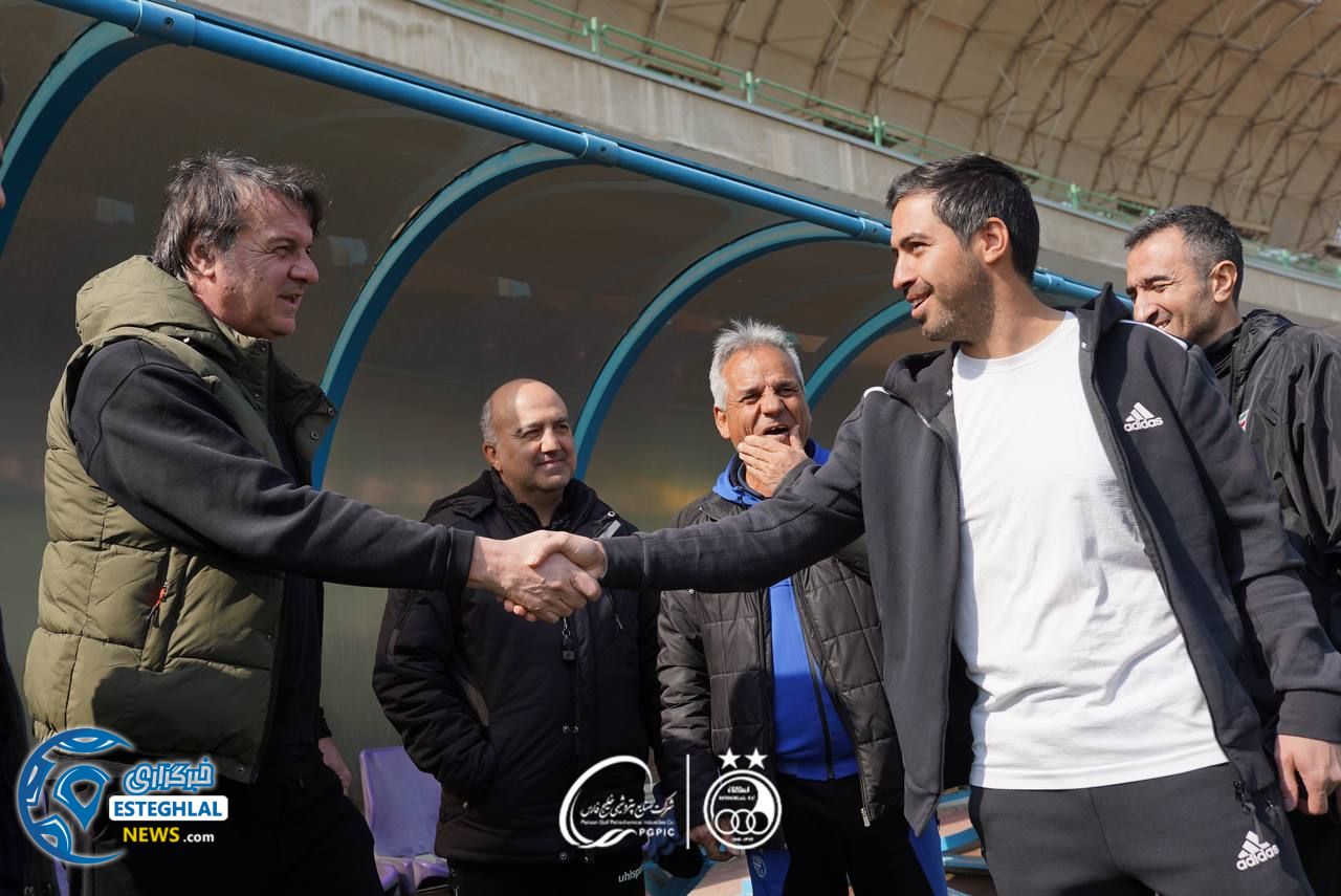 باشگاه استقلال(تاج)