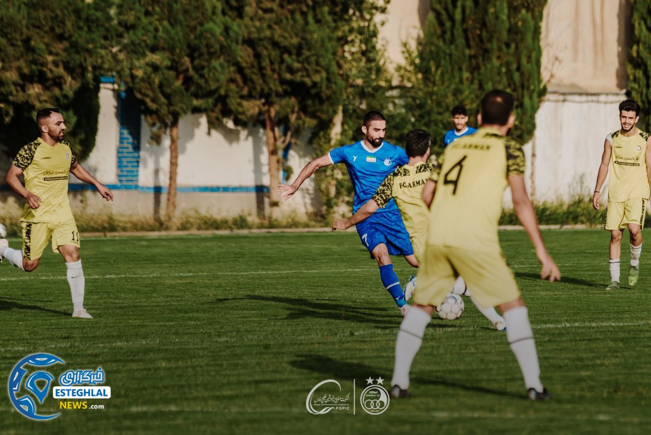 دیدار دوستانه استقلال و آرمان