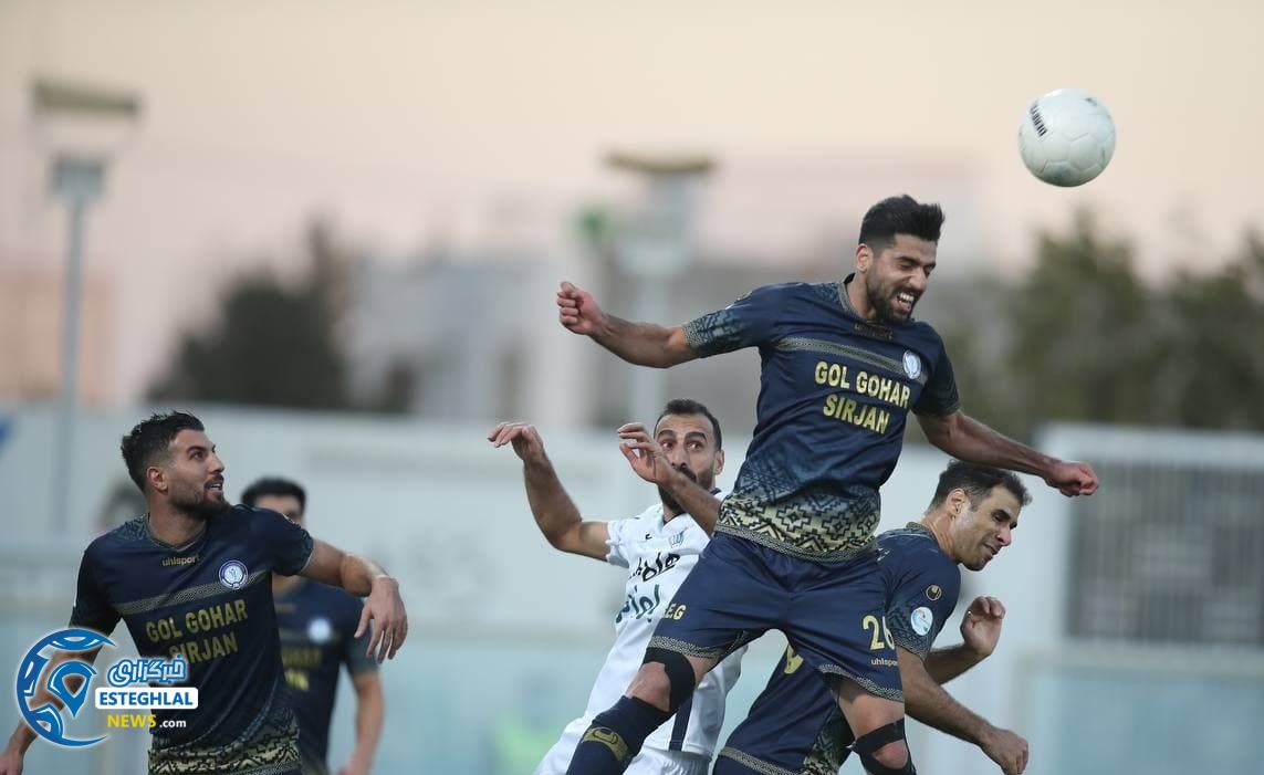 گل گهر 0-3 استقلال