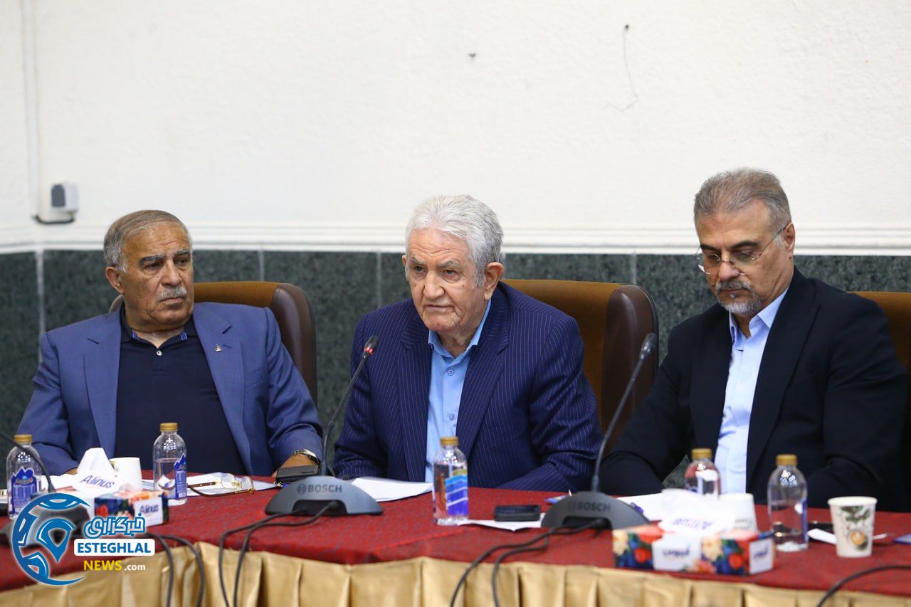 پیشکسوتان باشگاه استقلال(تاج)