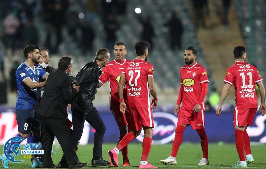 حمله گل محمدی به داور