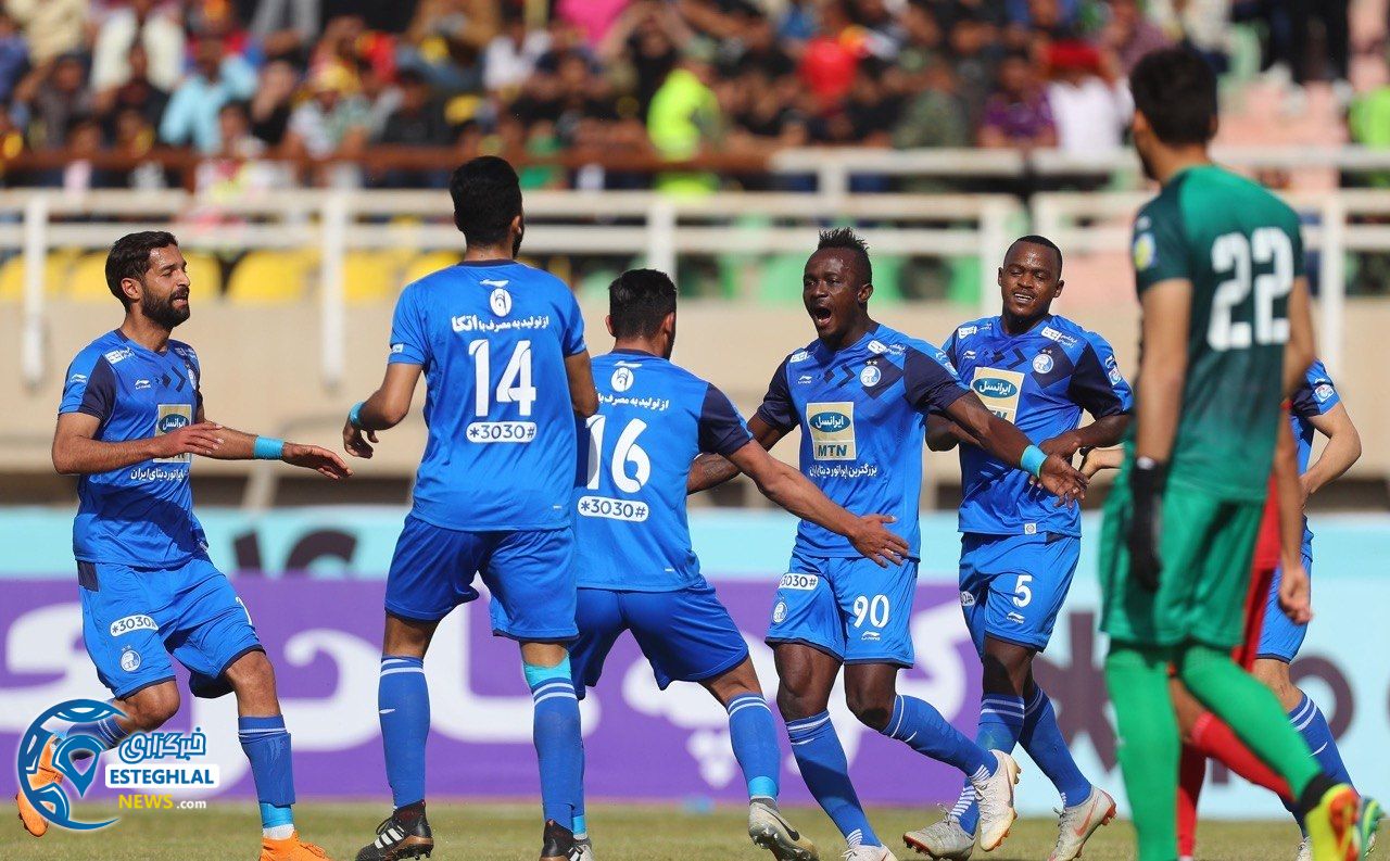 دیدار فولاد خوزستان و استقلال