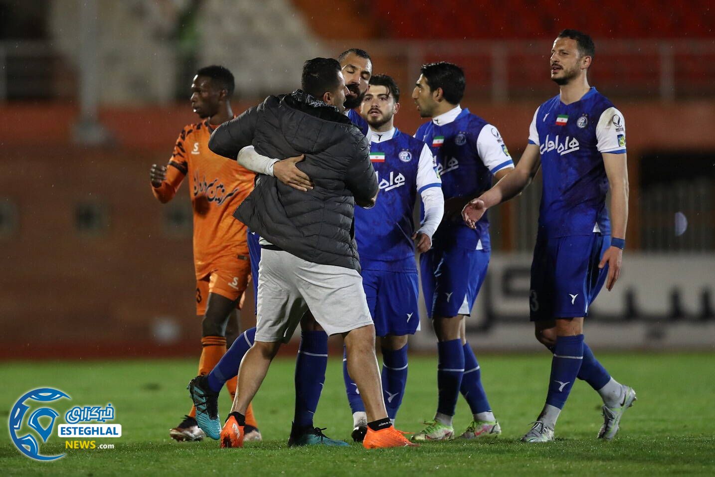 مس کرمان 2-3 استقلال