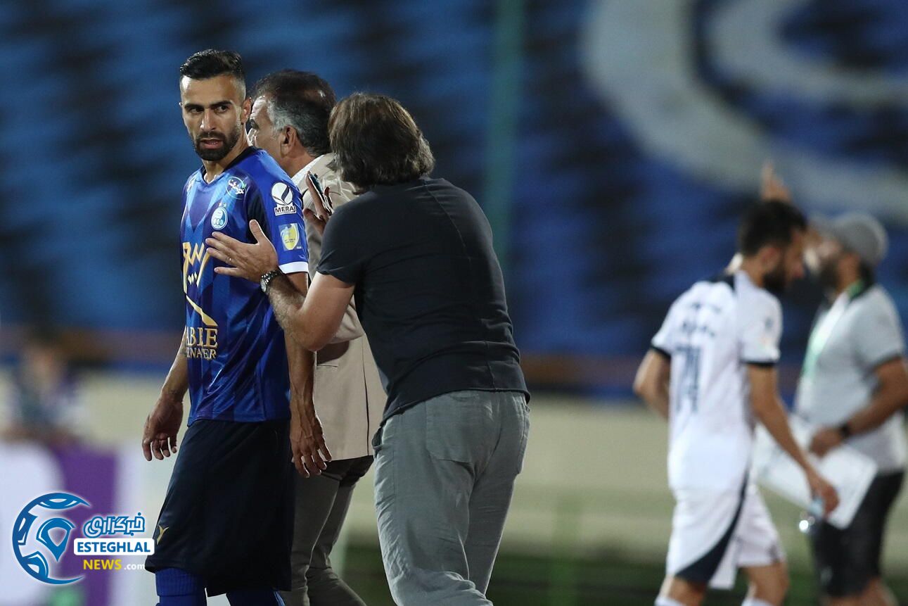 دیدار استقلال و پیکان