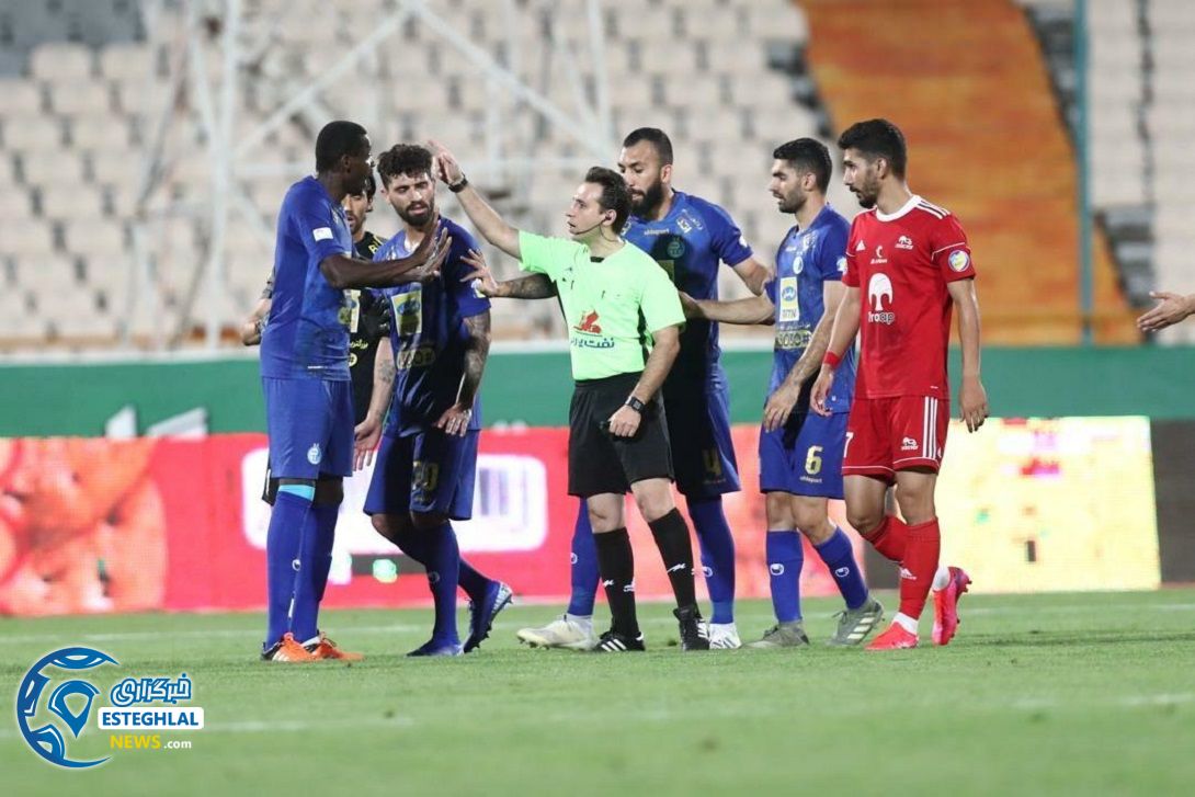 دیدار استقلال و تراکتور