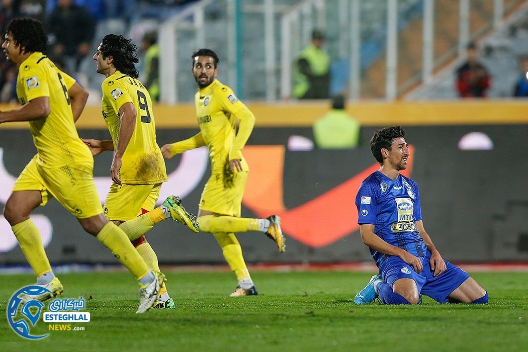 دیدار استقلال و پارس جنوبی جم