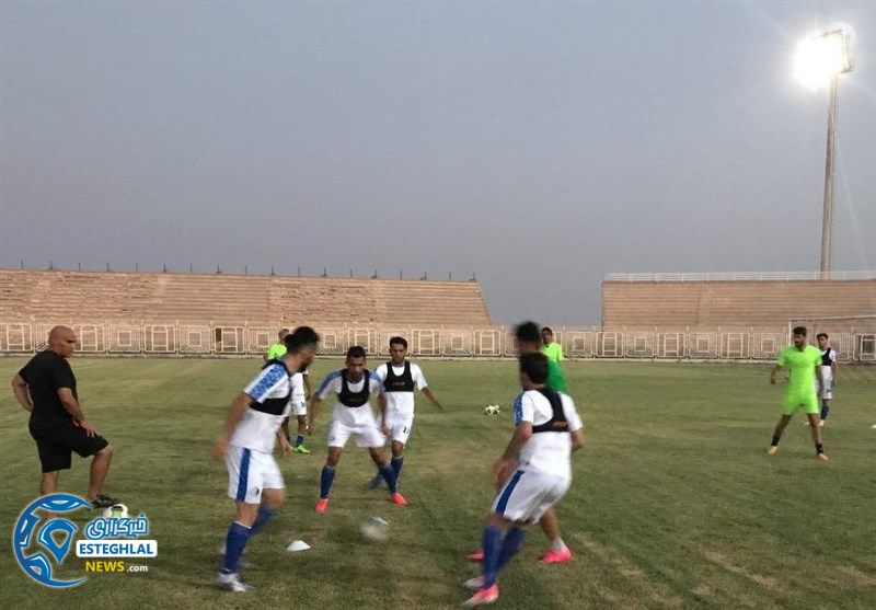 تمرین استقلال آبادان