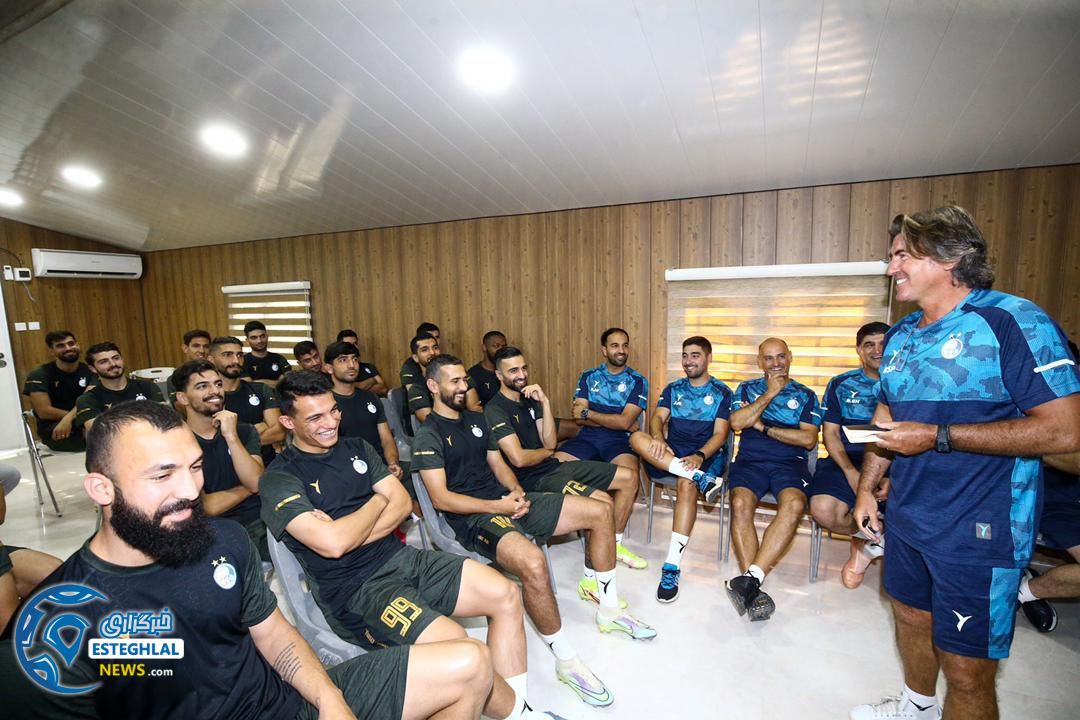 جلسه ساپیتو با بازیکنان استقلال