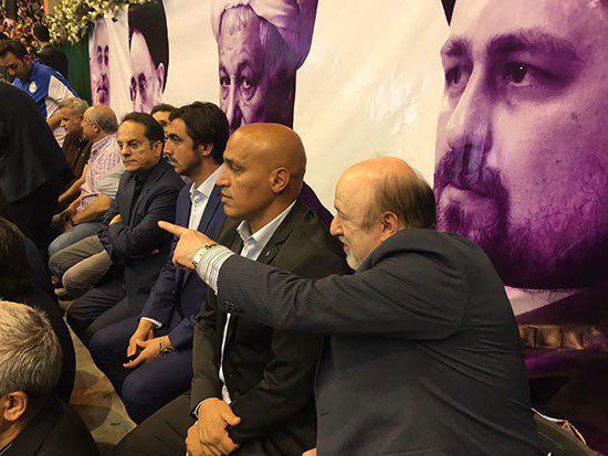 منصوریان در میتینگ تبلیغاتی حسن روحانی